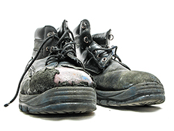 Find out why leather toes on your steel toe work boots wears out so fast